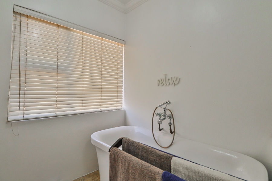 4 Bedroom Property for Sale in The Coves North West